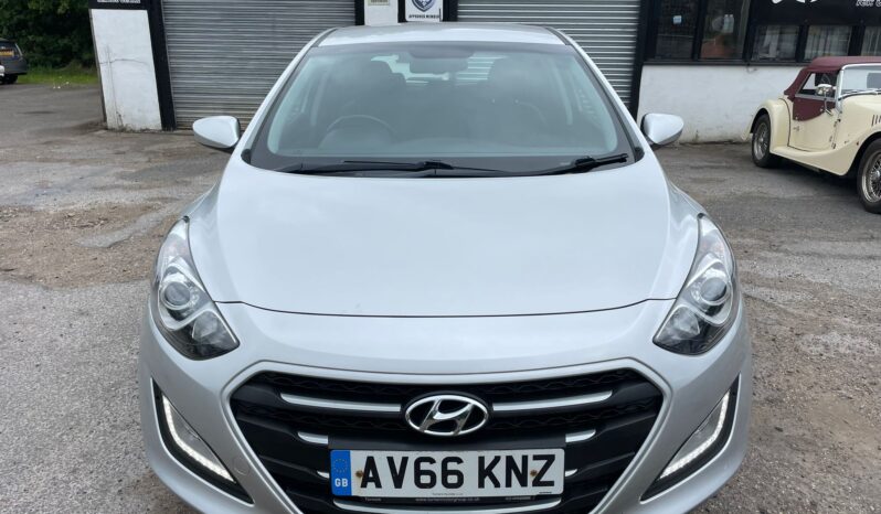 Hyundai i30 Se Blue Drive CRDI (AV66 KNZ) full