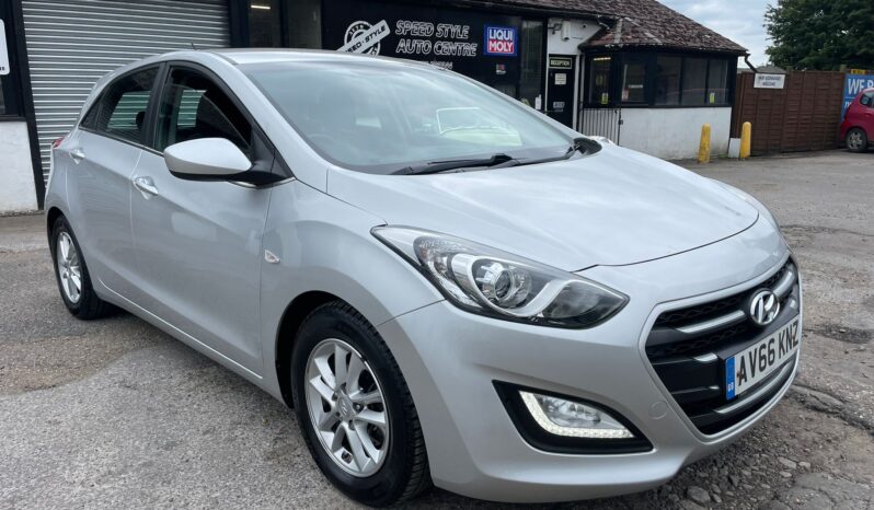 Hyundai i30 Se Blue Drive CRDI (AV66 KNZ) full