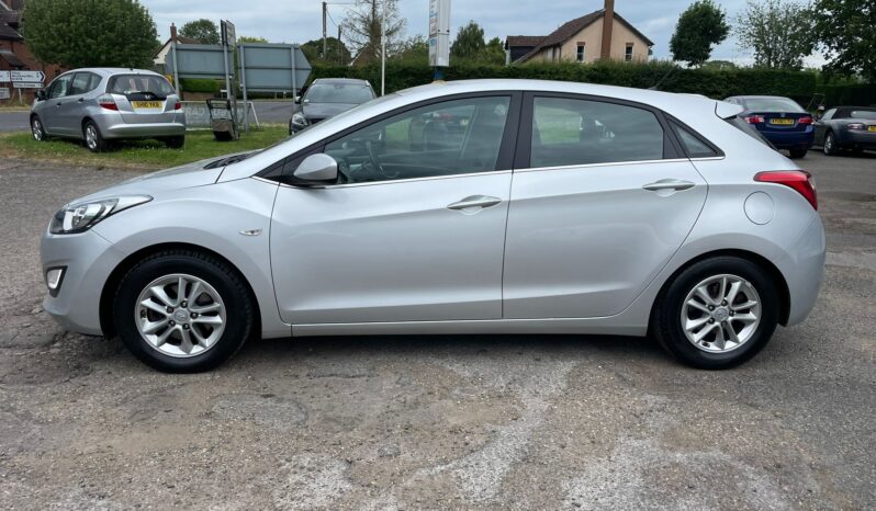 
								Hyundai i30 Se Blue Drive CRDI (AV66 KNZ) full									