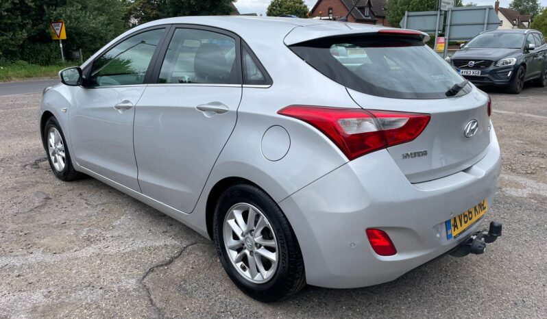 
								Hyundai i30 Se Blue Drive CRDI (AV66 KNZ) full									