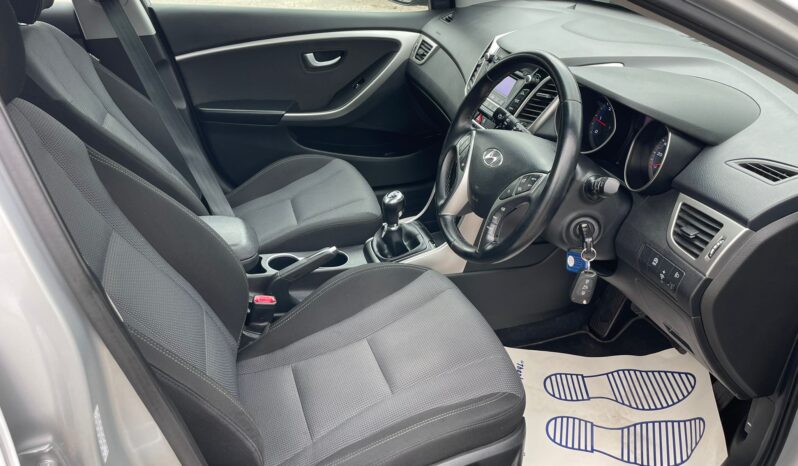 Hyundai i30 Se Blue Drive CRDI (AV66 KNZ) full