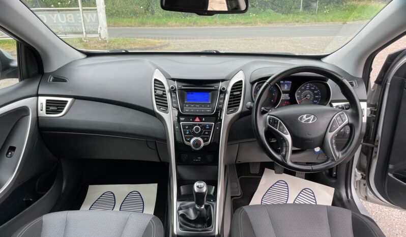 Hyundai i30 Se Blue Drive CRDI (AV66 KNZ) full